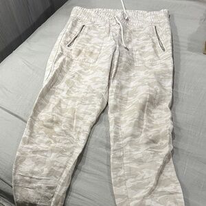 Athleta Women's Cabo Tide Linen Camouflage Joggers